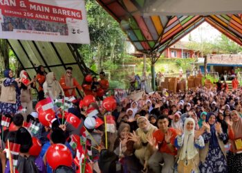 Sukabumi berbagi, makan dan main bareng 256 anak yatim