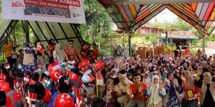 Sukabumi berbagi, makan dan main bareng 256 anak yatim