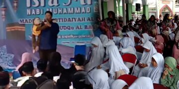 Pendongeng Kak Jihad Hipnotis Ratusan Siswa di Madrasah Ibtidaiyah Al-bayyinah Dramaga
