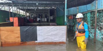 PLN tinjau langsung lokasi terdampak banjir jakarta pastikan keamanan dan pemulihan pasokan