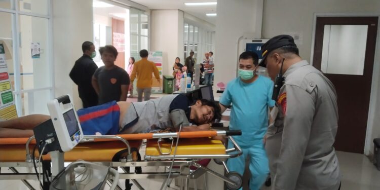 Diduga Epilepsi, seorang pria hanyut saat mandi di sungai Ciliwung