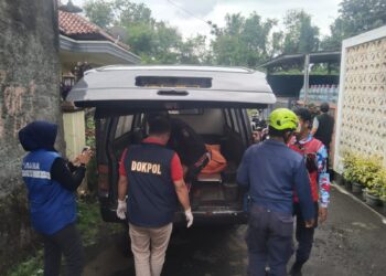 Geger temuan Mayat bayi hanyut disungai cisindang barang