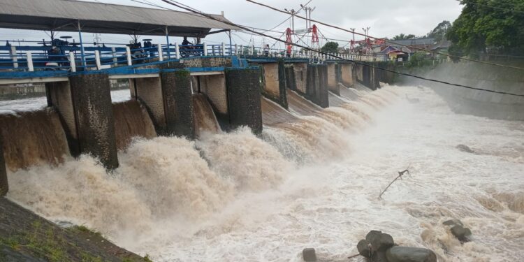 Waspada jakarta banjir, pintu air Katulampa siaga 3