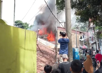 Satu unit rumah indekos di bogor hangus terbakar