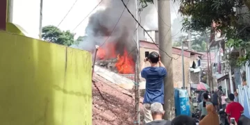 Satu unit rumah indekos di bogor hangus terbakar