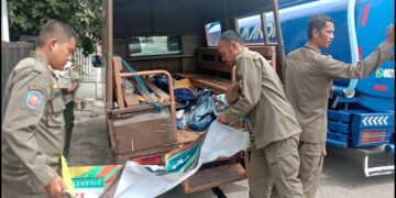 Puluhan Spanduk Di Tertibkan Pol PP Ciomas Kabupaten Bogor