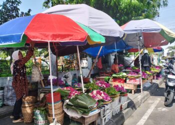 Jelang Bulan Suci Ramadhan, Penjualan Bunga Tabur Melonjak