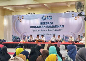 Jelang Ramadhan, PLN Berikan Bingkisan Sembako Bagi Warga Dhuafa