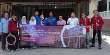 Desa Cibanon Terima Bantuan Penangkal Petir.