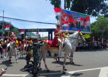 Recep Tayyip Erdogan Di Sambut Pasukan Berkuda