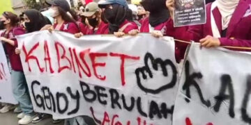 Ratusan Mahasiswa di Sukabumi Gelar Aksi Indonesia Gelap