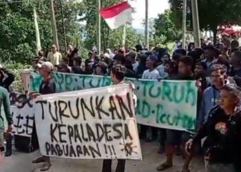 Kades Pabuaran Sukamakmur di Tuntut Mundur, Ada Apa ?