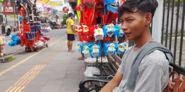 Jelang Cap Go Meh, PKL dadakan di Jalan Suryakencana Sudah Mulai Berdatangan