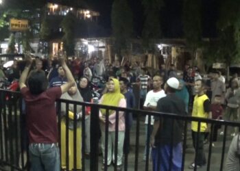 Pasca Kematian Samson, Puluhan Warga Cihurang Simpenan Geruduk Mapolres Sukabumi