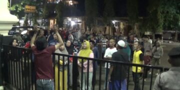 Pasca Kematian Samson, Puluhan Warga Cihurang Simpenan Geruduk Mapolres Sukabumi