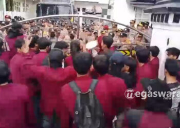 Mahasiswa Nusa Putra Tolak RUU TNI