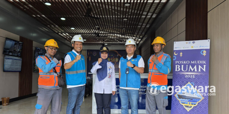 Kolaborasi antara PLN, Pelindo, dan Pupuk Indonesia dalam menyediakan Posko Mudik BUMN yang dapat dinikmati secara gratis oleh pemudik kapal laut