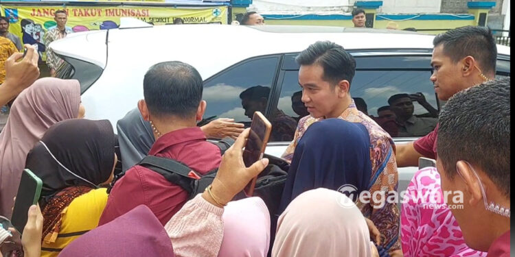 Wapres Gibran Tinjau Langsung Program “Cek Kesehatan Gratis” di Serang Banten