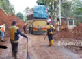 Material Longsor di Kecamatan Lengkong Halangi Lalulintas Jalan, Akibatnya Kendaraan Tak bergerak