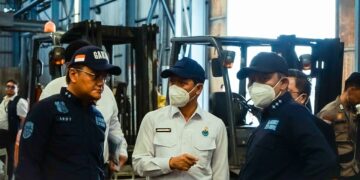 Menteri LH/BPLH Hanif Faisol Tindak Tegas Perusahaan Penyebab Polusi Udara di Jakarta