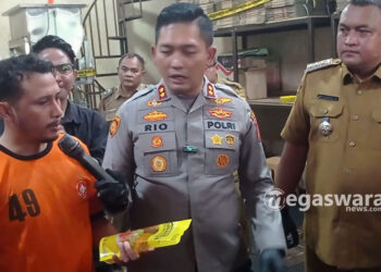 Polisi Bongkar Sebuah Gudang Produksi Minyak Oplosan Ilegal Satu Pelaku Diringkus