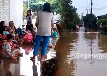 Banjir Susulan, Warga Puri Harmoni Ngungsi di Masjid