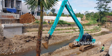 Atasi Banjir, The Sanctuary Dukung Pemkab Bogor Normalisasi Sungai Cisarapati desa Cijayanti
