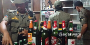 Satpol PP Kabupaten Bogor Sita Ratusan Botol Miras Berbagai Merk