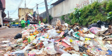 Sampah Menggunung di Kelurahan Kebonjati, DLH : Kontainer Akan di Tarik Sementara