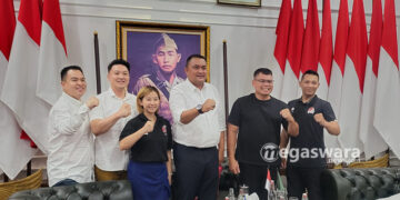 Petinju Legendaris Chris John Temui Bupati Bogor