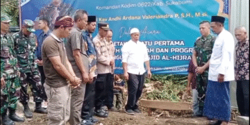 Dandim 0622 Sukabumi Letakkan Batu Pertama Pembangunan Madrasah dan Masjid Al-Hijrah di Kampung Panimbaan