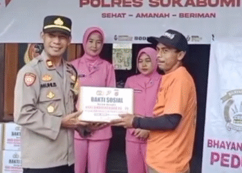 Hari Bhayangkara ke-79, Polisi Bantu Warga di Sukabumi