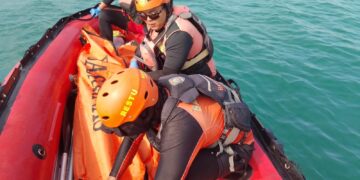 Tim SAR Gabungan Temukan Korban Tenggelam di Pantai Cisolok, Sukabumi.