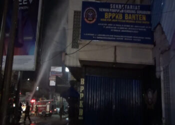 Kebakaran Hebat Landa Sebuah Ruko di Cikole Sukabumi, Diduga Akibat Korsleting Listrik