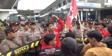 Segel Balai Kota, GMNI Sukabumi Raya Kecam Kebijakan Pemerintah