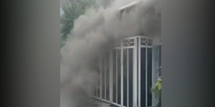 Diduga Korsleting Listrik, Sebuah Rumah di Klapanunggal Ludes Terbakar