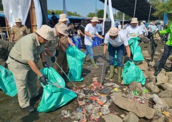 Sinergi PLN dan Pemprov DKI Jakarta, “Pantai Si Pitung” Bersih dari 1,02 Ton Sampah Plastik