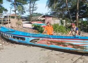 Dua Nelayan Asal Lampung Tersapu Ombak Tinggi di Tegalbuled Sukabumi, Satu Meninggal Dunia, Satu Lainnya Masih Hilang