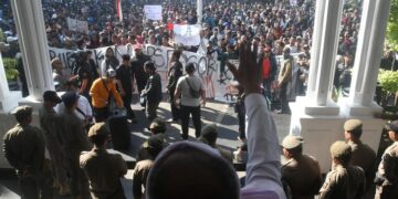 Pedagang Pasar Geruduk Balaikota Bogor, Ada Apa?