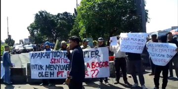 Dinilai Abaikan Pengrusakan Lingkungan, Mahasiswa Unras Kecam KDM & Bupati Bogor, 
