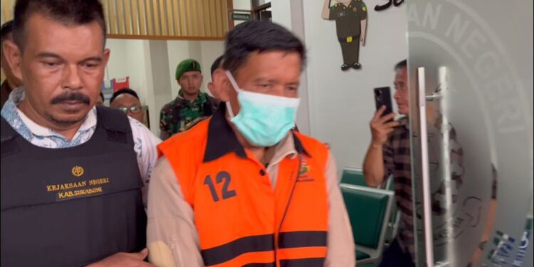 Kadis LH Sukabumi Resmi Tersangka Kasus Korupsi Dana Pemeliharaan Angkutan Sampah,