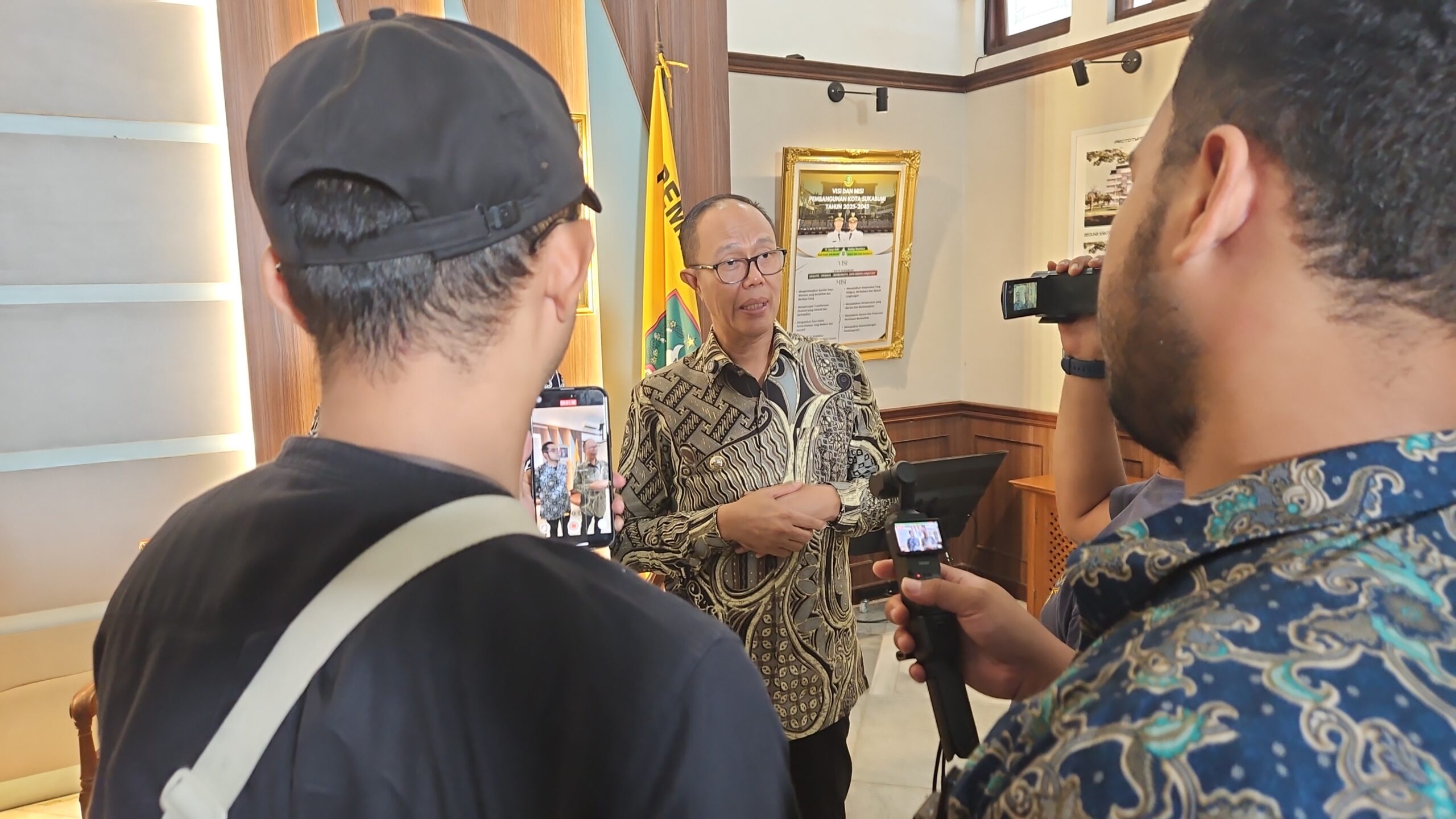 walikota Sukabumi Ayep Zaki Saat di wawancara megaswaranews.com usai Podcast