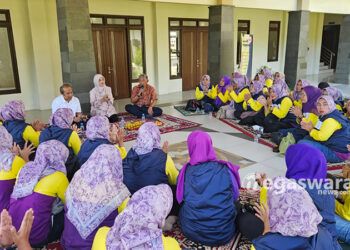 Iwan suryawan bersama puluhan anggota kader care kota bogor