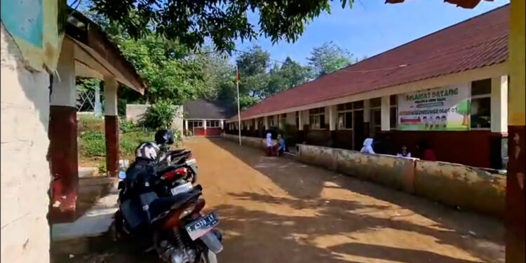 Miris, SDN Leuweungkolot 07 Cibungbulang Rusak dan Kumuh, Usulan Perbaikan Selalu Tidak Ada Jawaban