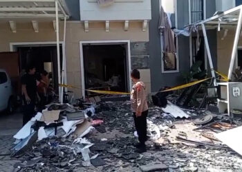 Gas Meledak, Merusak Rumah Anggota Kepolisian dan Kendaraan di Gunungsindur