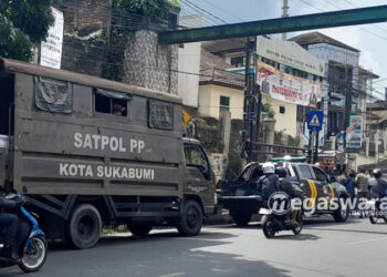 Satpol PP Terjunkan Puluhan Petugas Lapangan tertibkan reklame