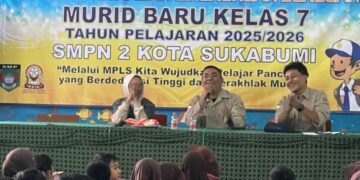 PWI Ajarkan Kode Etik Jurnalistik dan Tupoksi Wartawan kepada Siswa SMPN 2 Kota Sukabumi