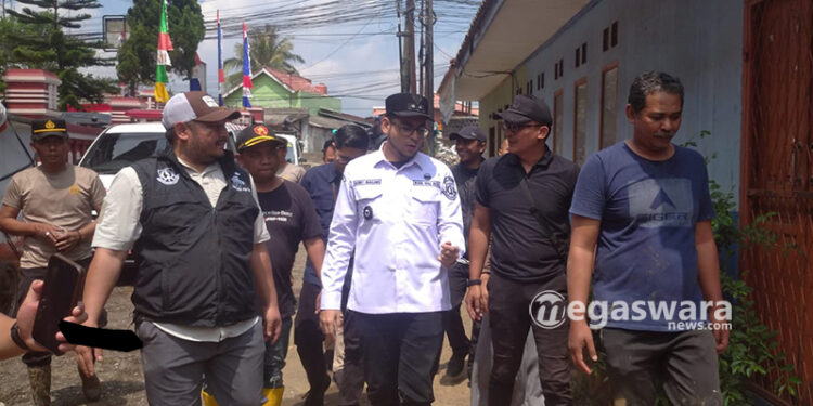Bobby Maulana Tinjau lokasi banjir di sukabumi