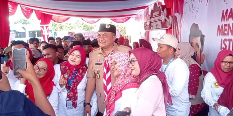 Bupati Bogor Gelar Kunjungan Kerja di Desa Cilebut Barat, Warga Antusias Sambut Beragam Layanan Publik