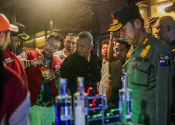 Jenal Mutaqin saat operasi Miras di kota bogor